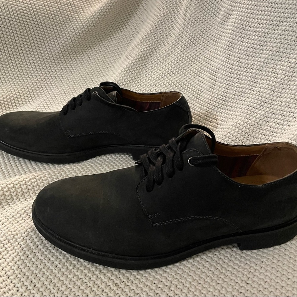 Clarks Black Oxford Shoes for Men - Picture 2 of 7